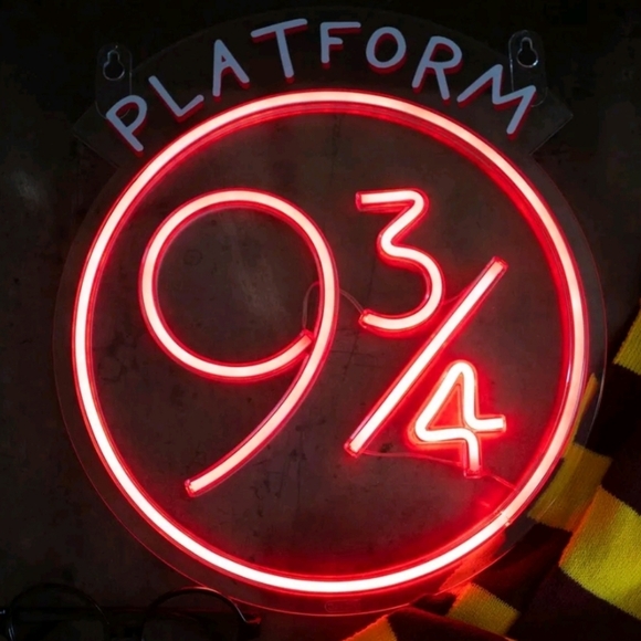 Wizarding World Harry Potter Platform 9 3/4 LED Neon Light - Picture 2 of 4
